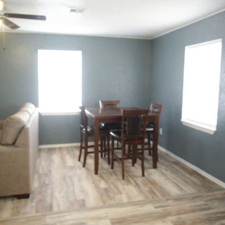 1 Bedroom With A Fireplace Close To Base Lawton Exterior foto